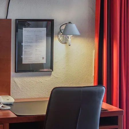 & Restaurant In Der Breite 3*