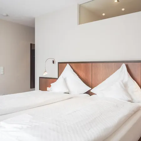 Отель Garni In Der Breite Альбштадт