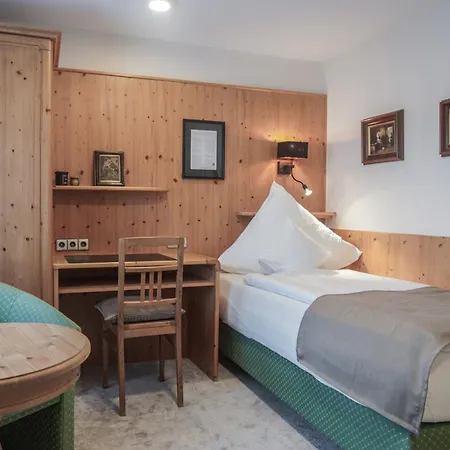 Hotel&restaurant In Der Breite