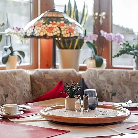 & Restaurant In Der Breite 3*